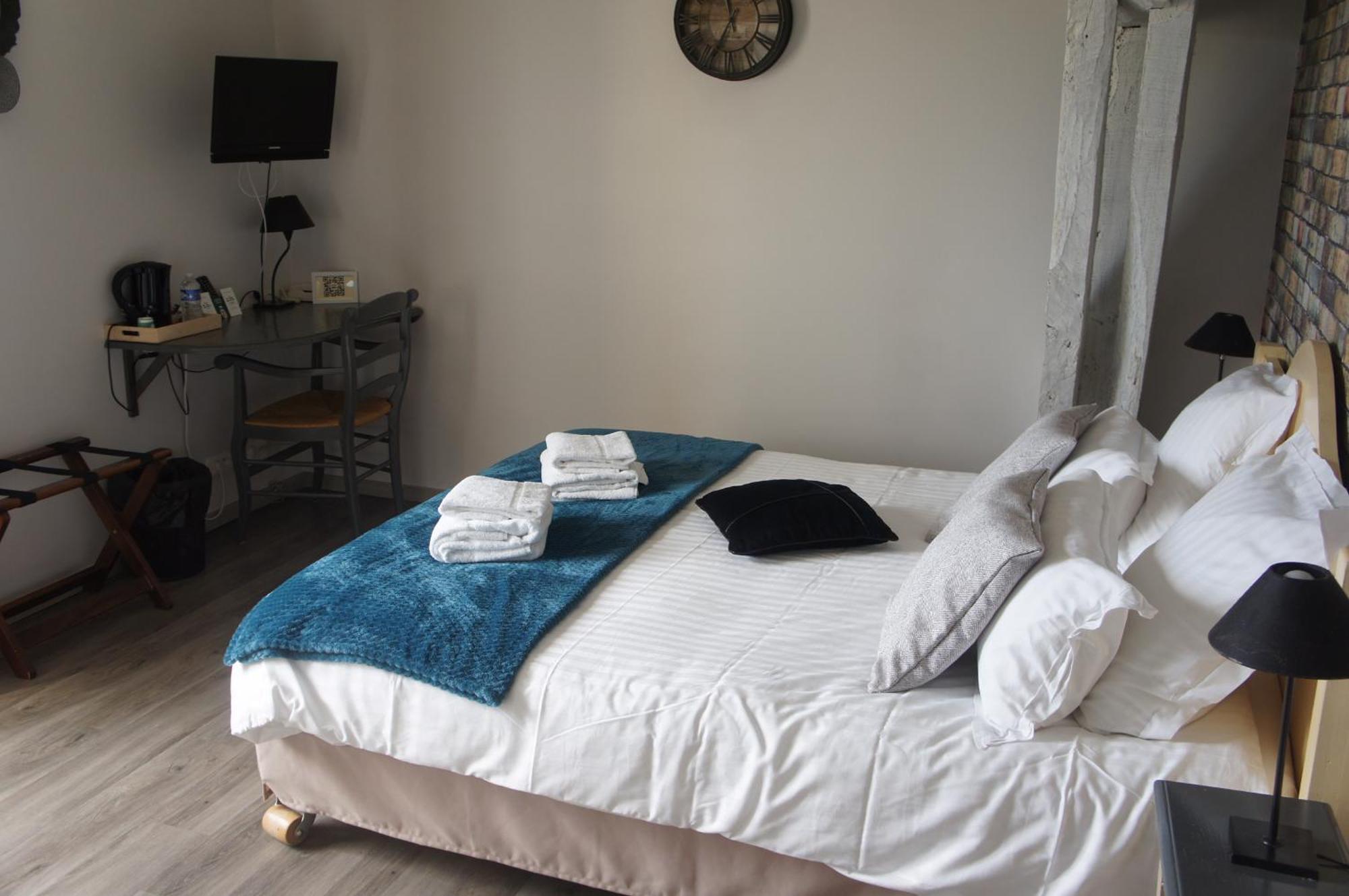 Logis Hotel Auberge De Cartassac Cressensac-Sarrazac Ngoại thất bức ảnh