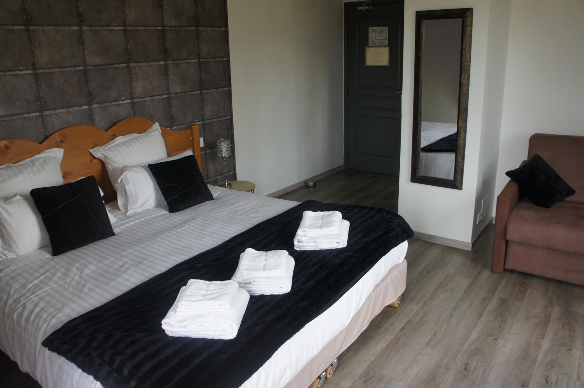 Logis Hotel Auberge De Cartassac Cressensac-Sarrazac Ngoại thất bức ảnh