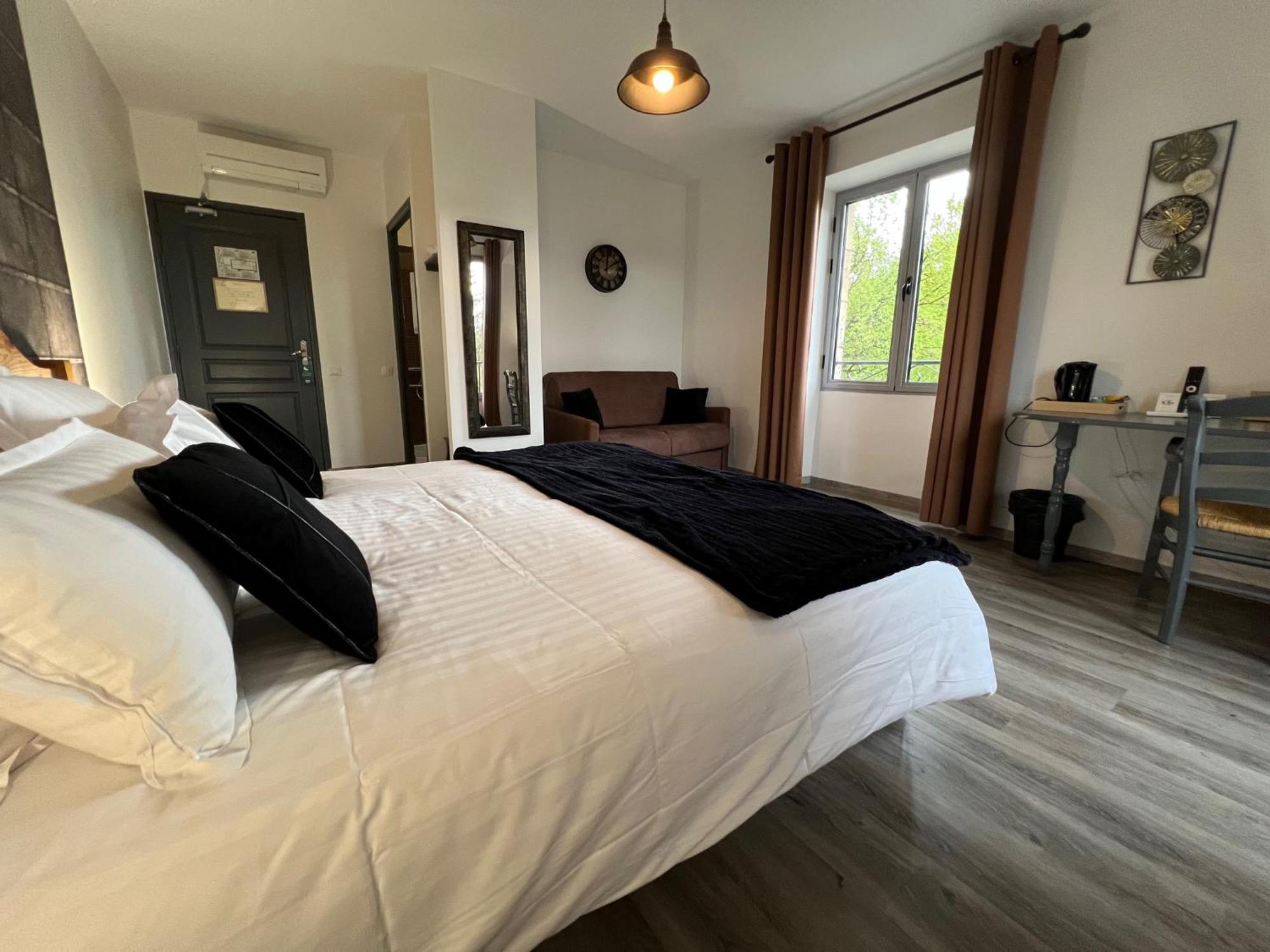Logis Hotel Auberge De Cartassac Cressensac-Sarrazac Ngoại thất bức ảnh